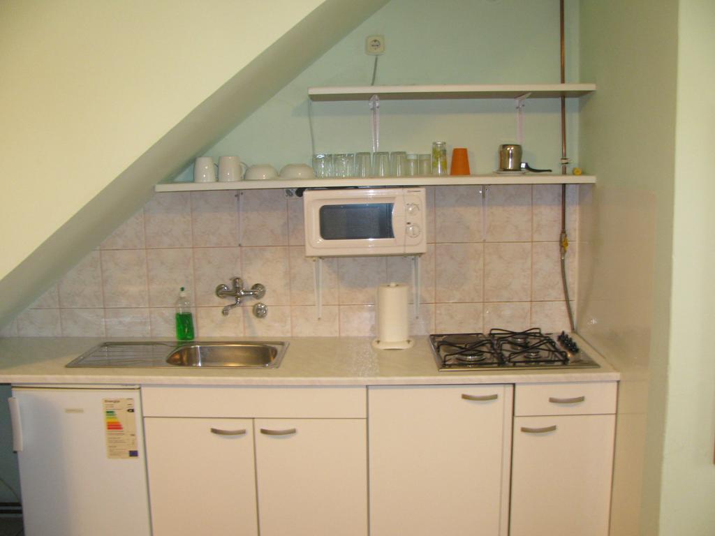 Apartments & Rooms Korzoスラヴォンスキ・ブロド 部屋 写真