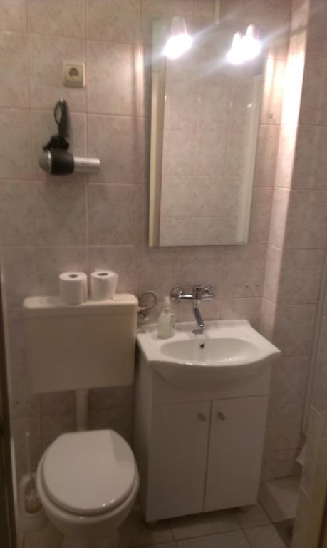 Apartments & Rooms Korzoスラヴォンスキ・ブロド 部屋 写真