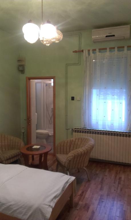 Apartments & Rooms Korzoスラヴォンスキ・ブロド 部屋 写真